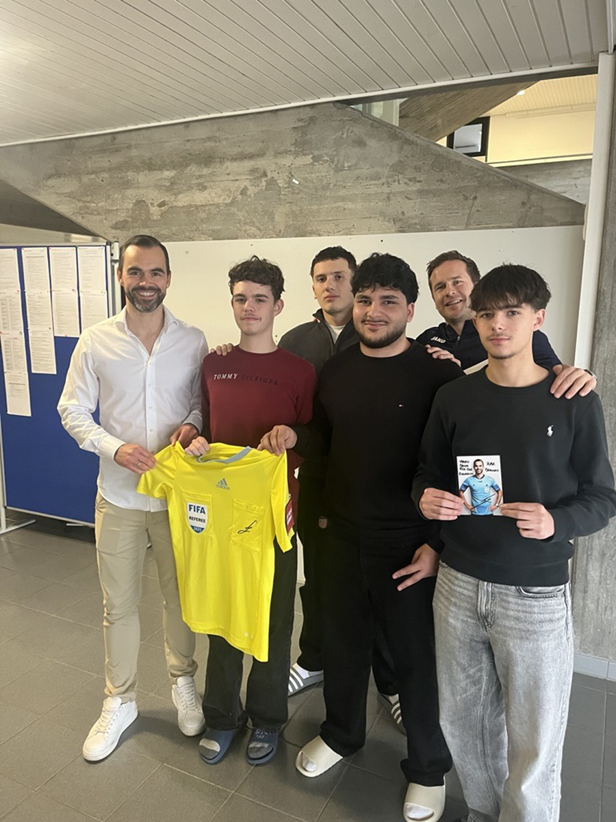 FIFA-Schiedsrichter zu Gast an der BHAK-Braunau