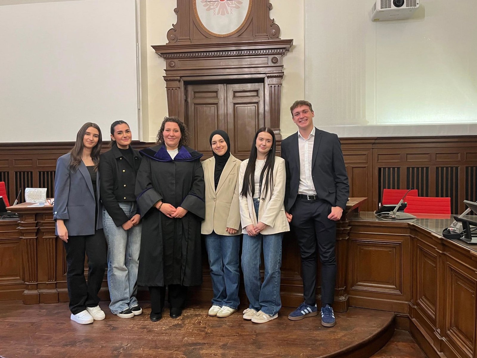 Gerichtsverhandlung hautnah: 5AHK zu Besuch am Landesgericht