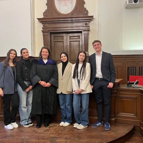 Gerichtsverhandlung hautnah: 5AHK zu Besuch am Landesgericht